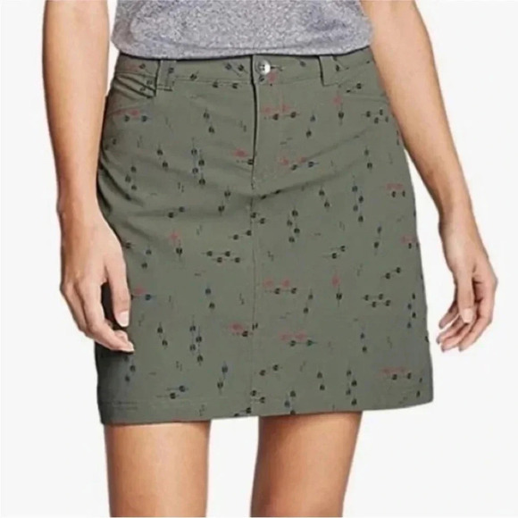 Eddie Bauer olive green printed skort. Size 6. - Picture 4 of 12